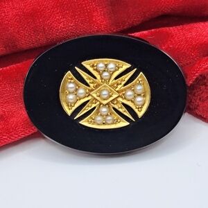 Late Victorian Onyx Mourning Brooch